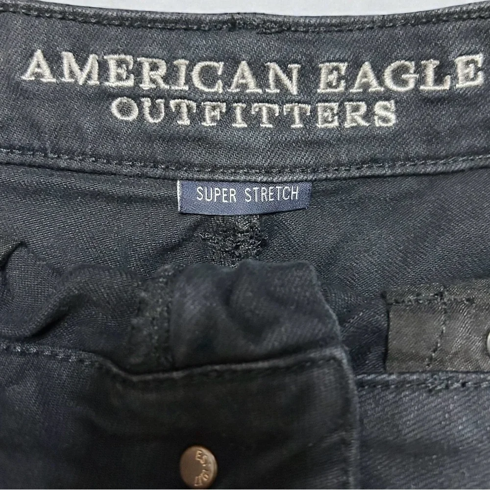 American Eagle Vintage Hi-Rise Festival Shorts | 10 | Black Distressed